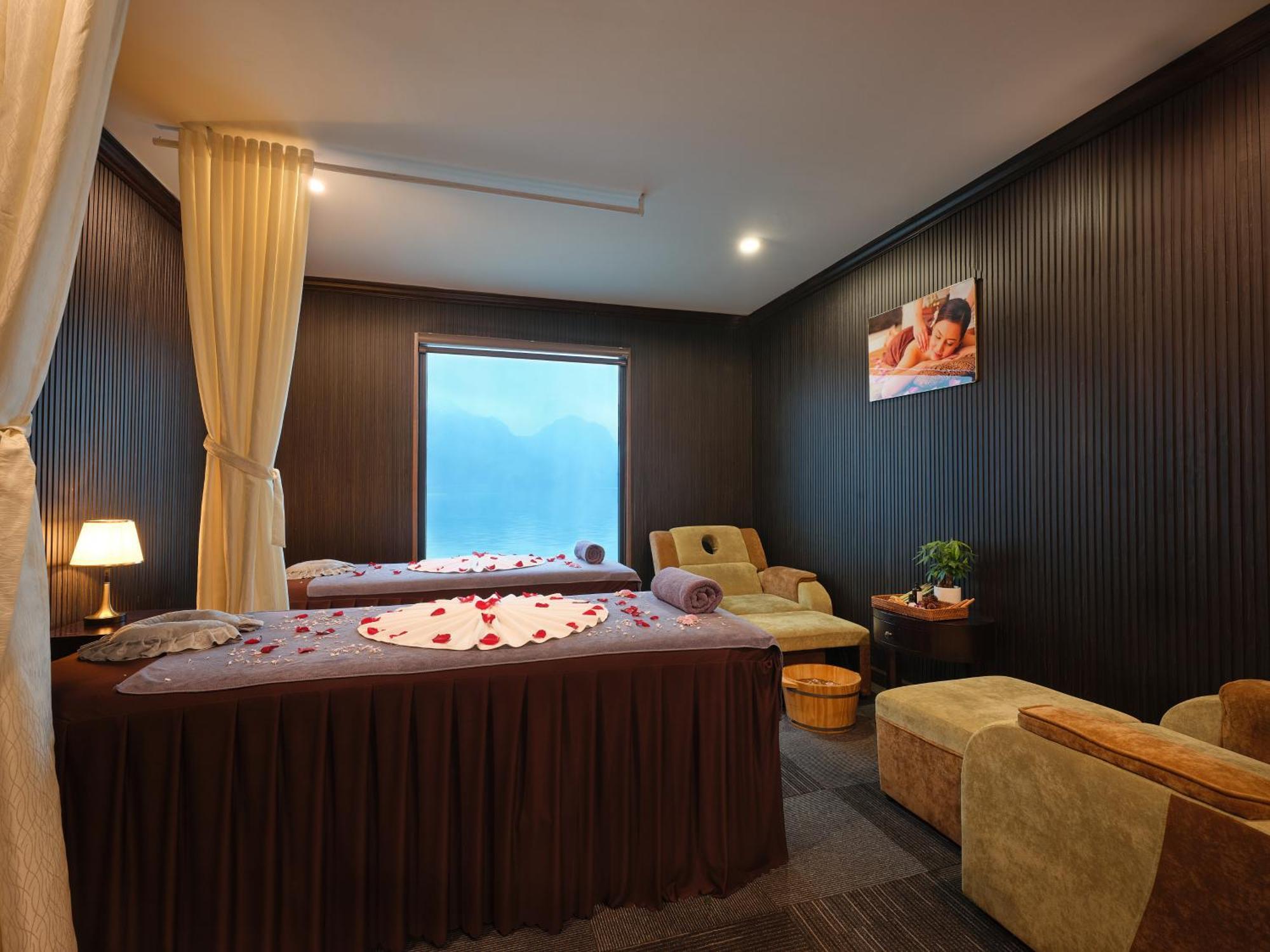Era Premium Cruises Halong Otel Ha Long Dış mekan fotoğraf