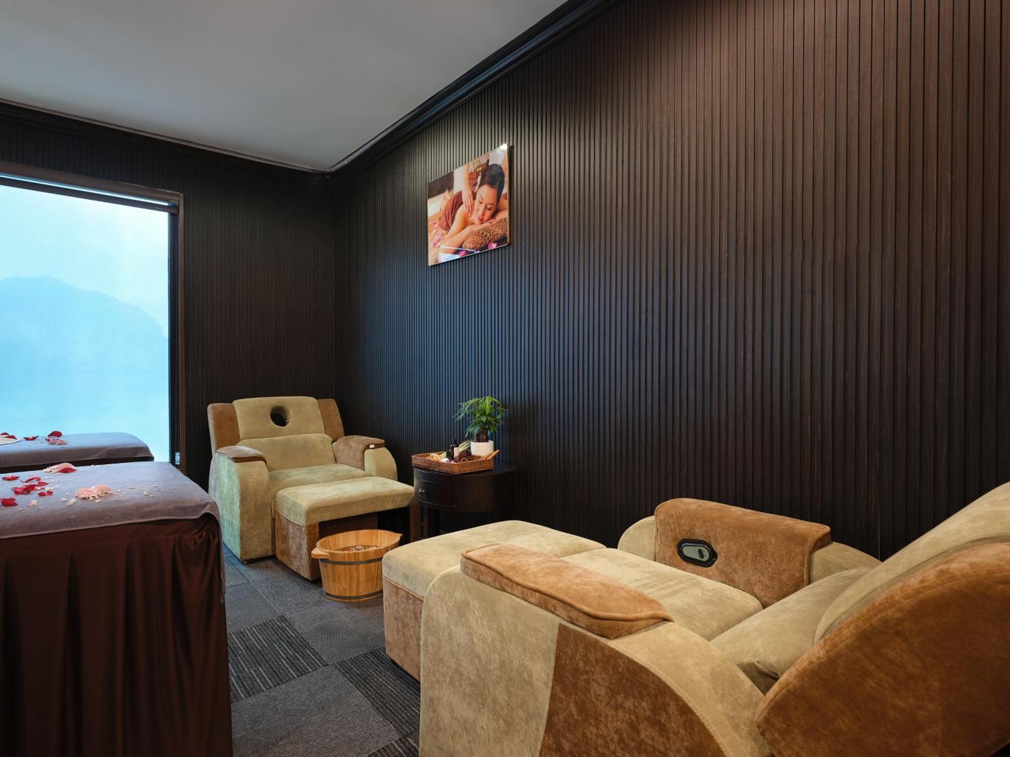 Era Premium Cruises Halong Otel Ha Long Dış mekan fotoğraf