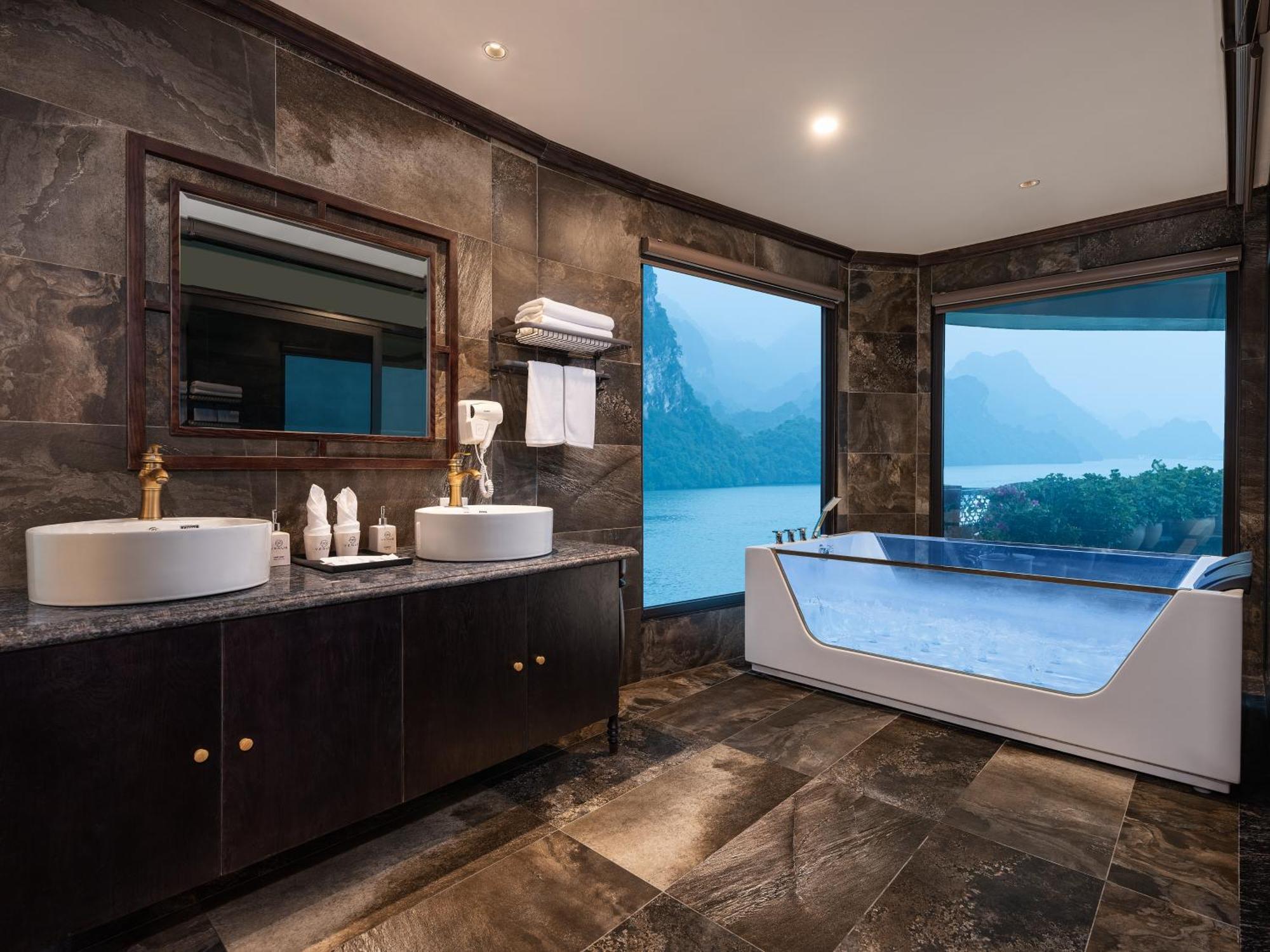 Era Premium Cruises Halong Otel Ha Long Dış mekan fotoğraf